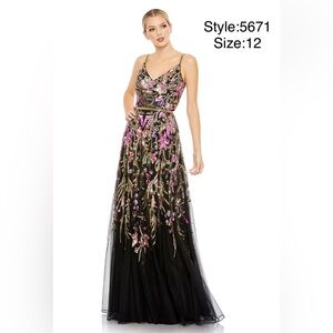 V neck sequined floral spaghetti strap A-line gown in Black